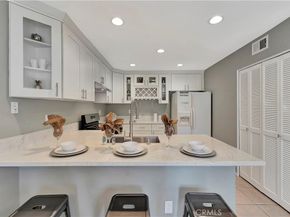 17 Oxford 28, Irvine CA 92612