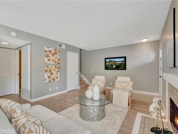 17 Oxford 28, Irvine CA 92612