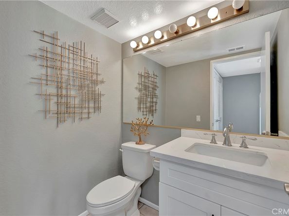 17 Oxford 28, Irvine CA 92612