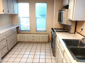 810 Baker 112, Costa Mesa CA 92626