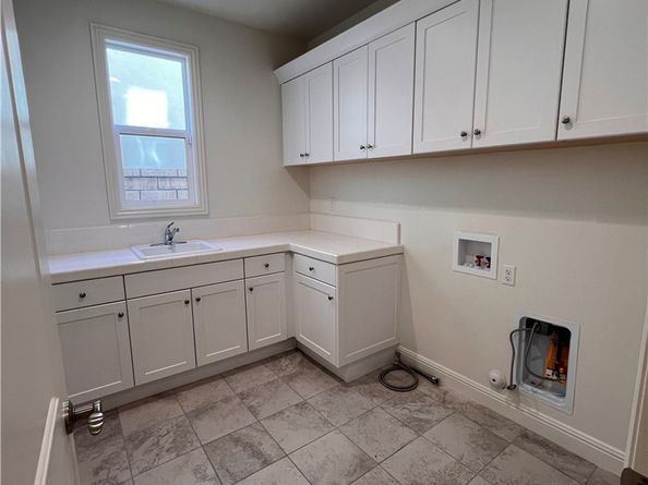 29 Caspian, Lake Forest CA 92630