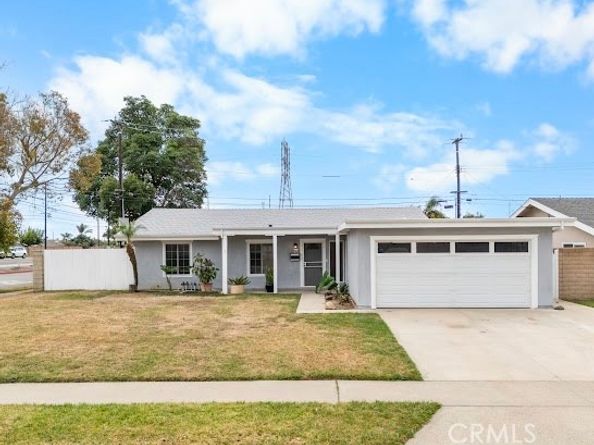 9462 Litchfield Drive, Huntington Beach CA 92646
