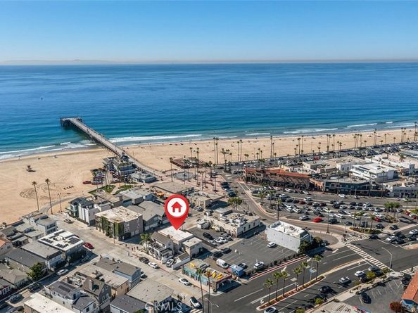 2006 Court Avenue, Newport Beach CA 92663