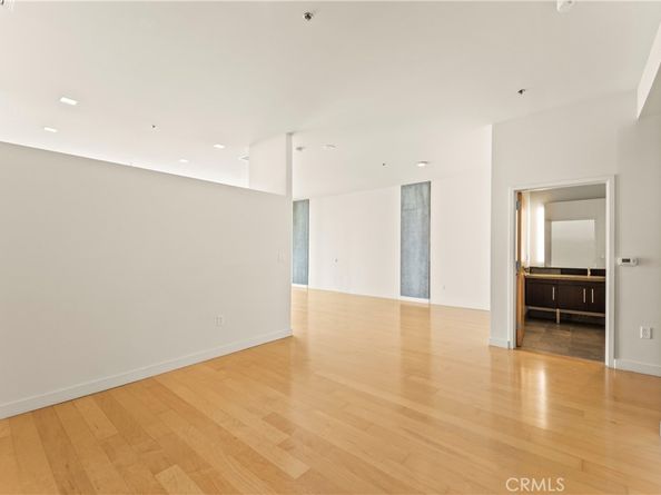 1100 S Hope 1704, Los Angeles CA 90015