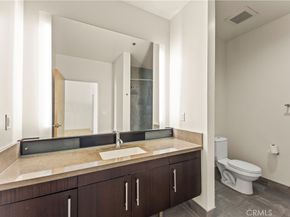 1100 S Hope 1704, Los Angeles CA 90015