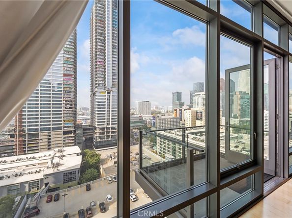 1100 S Hope 1704, Los Angeles CA 90015