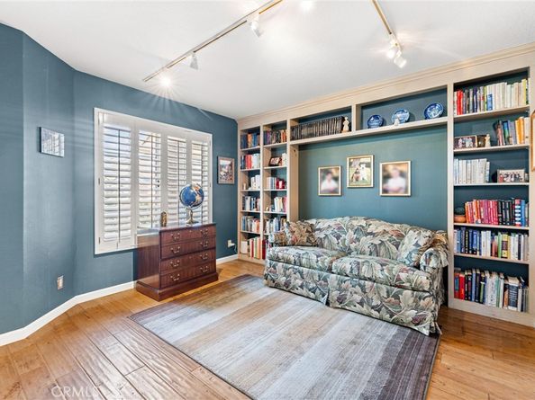 39 Foxboro, Irvine CA 92614