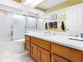 39 Foxboro, Irvine CA 92614