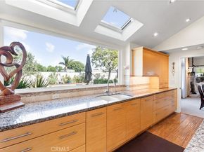 39 Foxboro, Irvine CA 92614