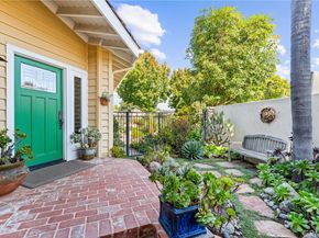 39 Foxboro, Irvine CA 92614