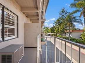 881 Via Mendoza D, Laguna Woods CA 92637