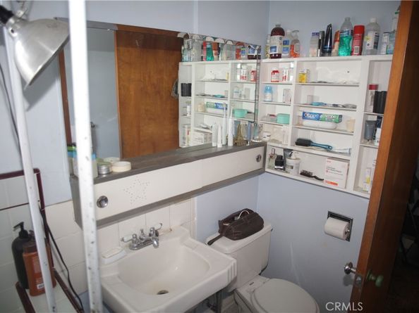 1211 Cole Avenue, Los Angeles CA 90038