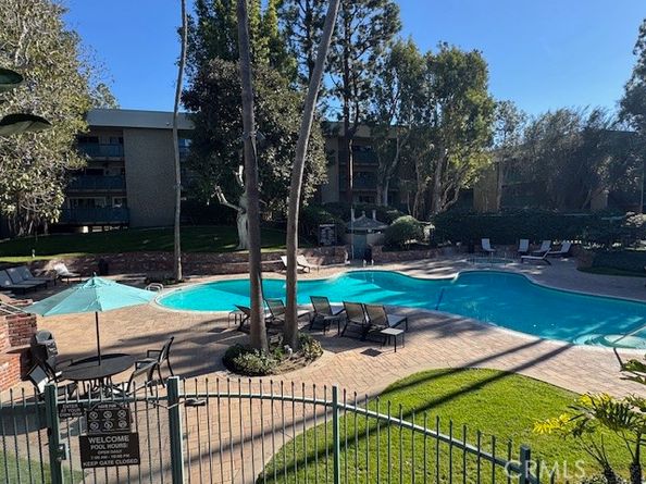 564 N Bellflower Boulevard 203, Long Beach CA 90814