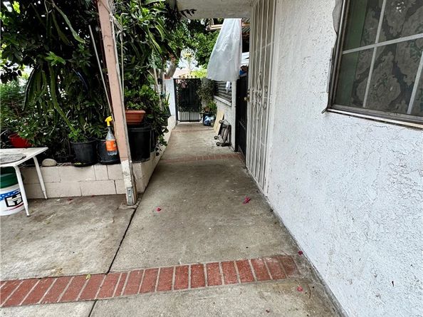 7809 Troost Avenue, North Hollywood CA 91605