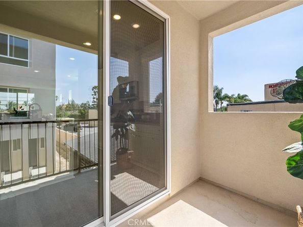 9423 N Sepulveda Blvd 1, North Hills CA 91343
