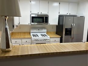 7050 Shoup Avenue 208, Canoga Park CA 91303