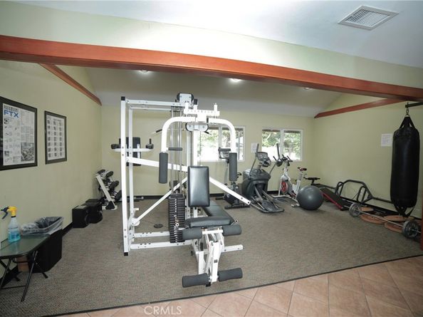 7050 Shoup Avenue 208, Canoga Park CA 91303