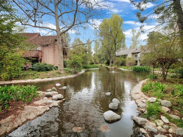 7050 Shoup Avenue 208, Canoga Park CA 91303