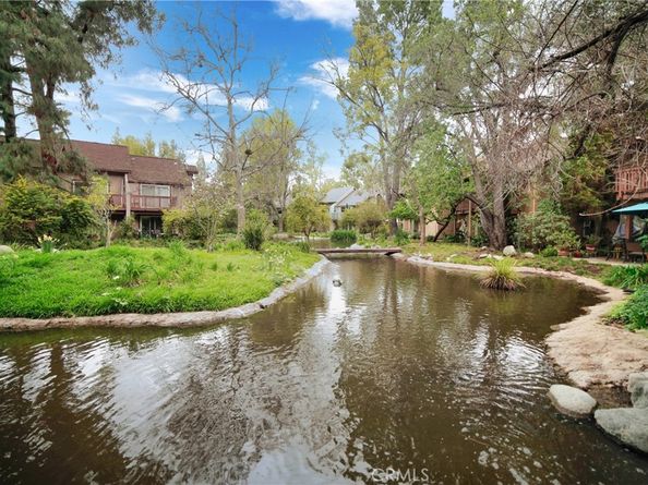 7050 Shoup Avenue 208, Canoga Park CA 91303