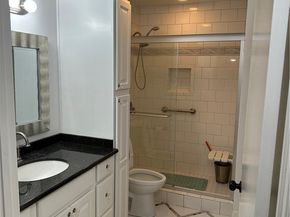7050 Shoup Avenue 208, Canoga Park CA 91303