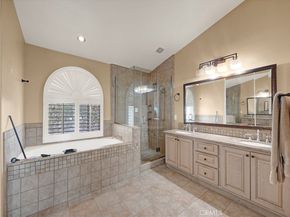 5129 S Chariton Avenue, Ladera Heights CA 90056