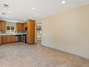 9427 Lemona Avenue 23, North Hills CA 91343