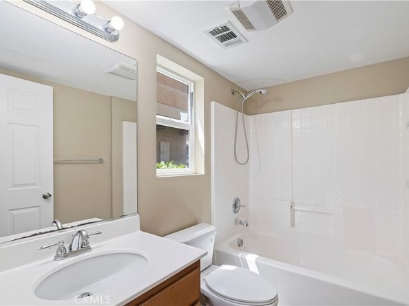 9427 Lemona Avenue 23, North Hills CA 91343