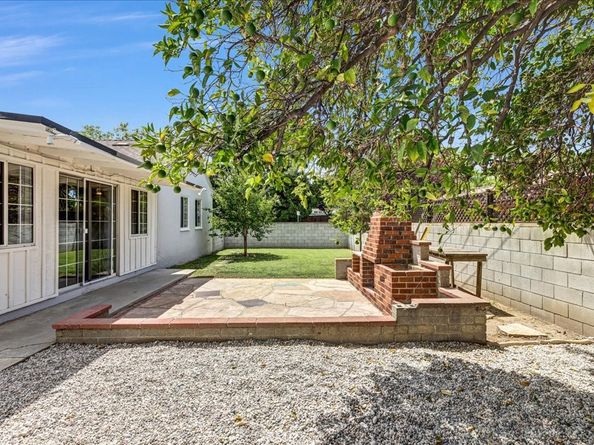 8101 Bianca Avenue, Northridge CA 91325