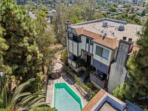 1832 Oak Tree Drive 13, Los Angeles CA 90041