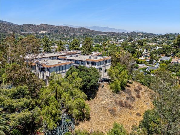 1832 Oak Tree Drive 13, Los Angeles CA 90041