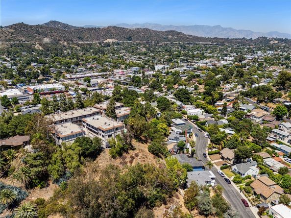 1832 Oak Tree Drive 13, Los Angeles CA 90041