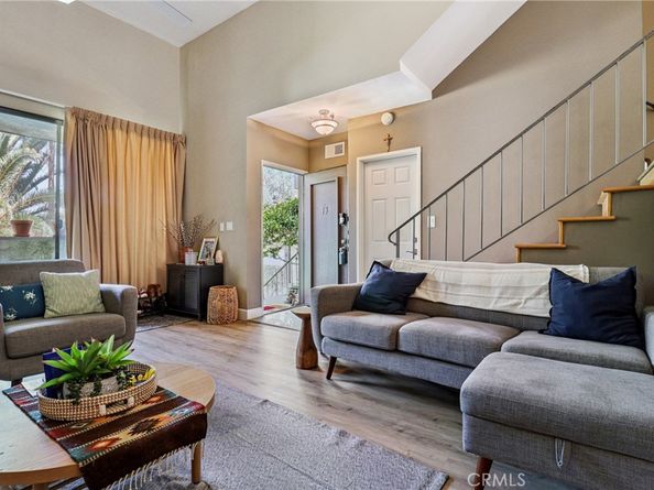 1832 Oak Tree Drive 13, Los Angeles CA 90041