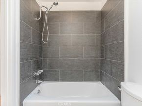 11138 Aqua Vista Street 49, Studio City CA 91602