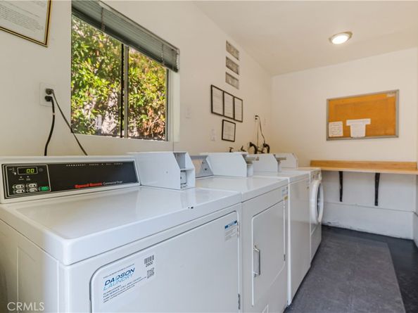 11138 Aqua Vista Street 49, Studio City CA 91602
