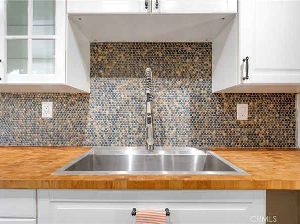 18411 Strathern Street 1, Reseda CA 91335