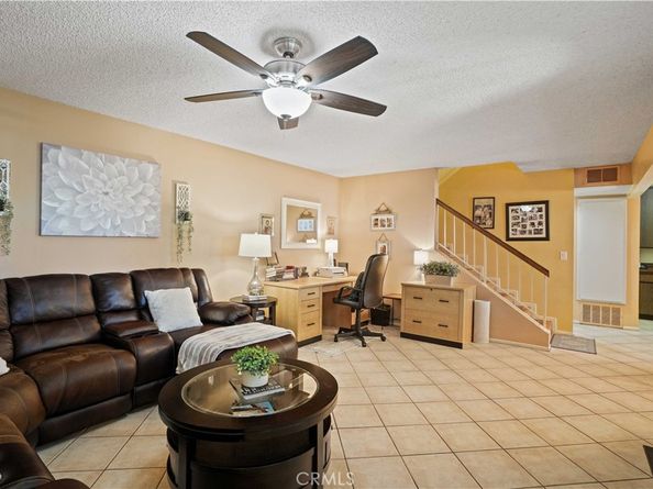 18526 Mayall Street L, Northridge CA 91324