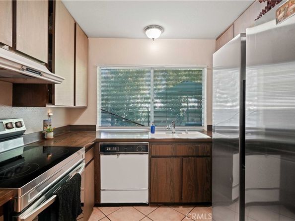 18526 Mayall Street L, Northridge CA 91324