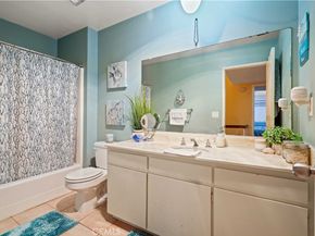 18526 Mayall Street L, Northridge CA 91324