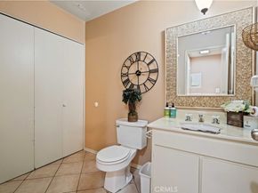 18526 Mayall Street L, Northridge CA 91324