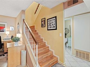 18526 Mayall Street L, Northridge CA 91324