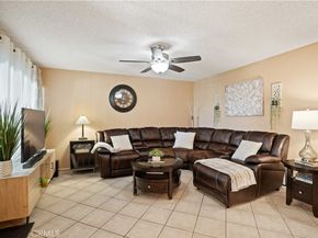 18526 Mayall Street L, Northridge CA 91324