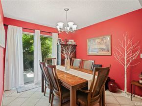 18526 Mayall Street L, Northridge CA 91324