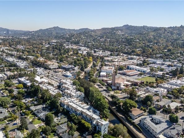 13331 Moorpark Street 319, Sherman Oaks CA 91423