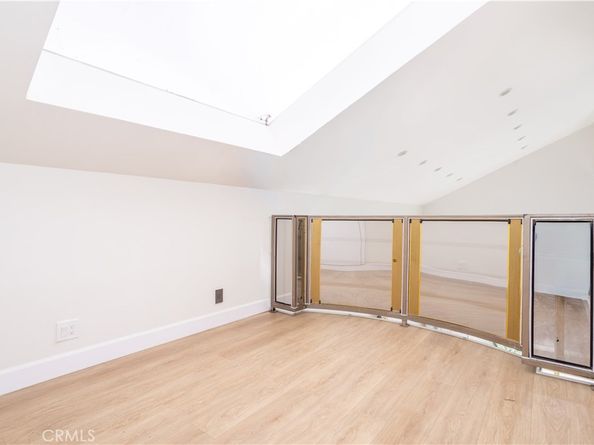 13331 Moorpark Street 319, Sherman Oaks CA 91423