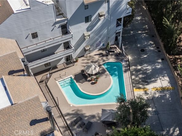 13331 Moorpark Street 319, Sherman Oaks CA 91423