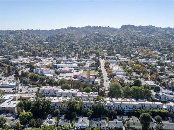 13331 Moorpark Street 319, Sherman Oaks CA 91423