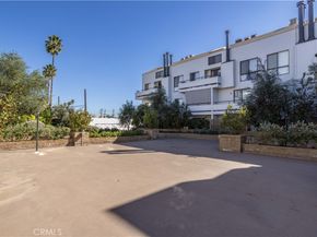 13331 Moorpark Street 319, Sherman Oaks CA 91423