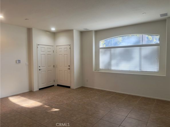 3003 W Riverside Drive 110, Burbank CA 91505