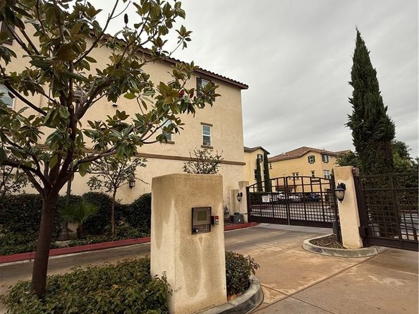 1570 W 1st Street 13, Santa Ana CA 92703