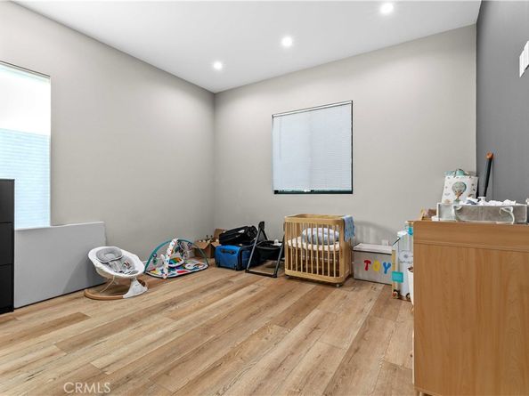 1918 N Maple, Burbank CA 91505